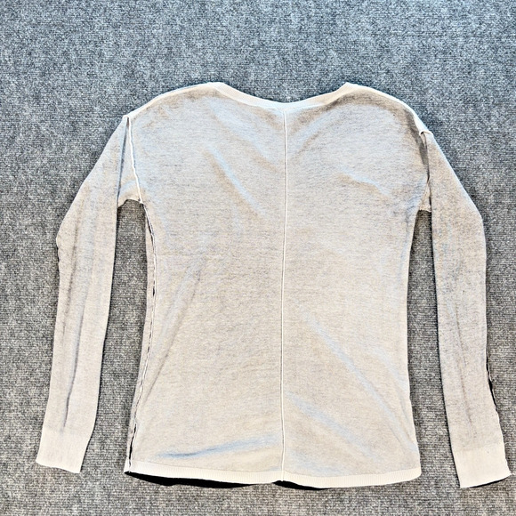 Gap Women’s White Black Reverse Print Seamed Knit Top Sweater Size S - Picture 2 of 9
